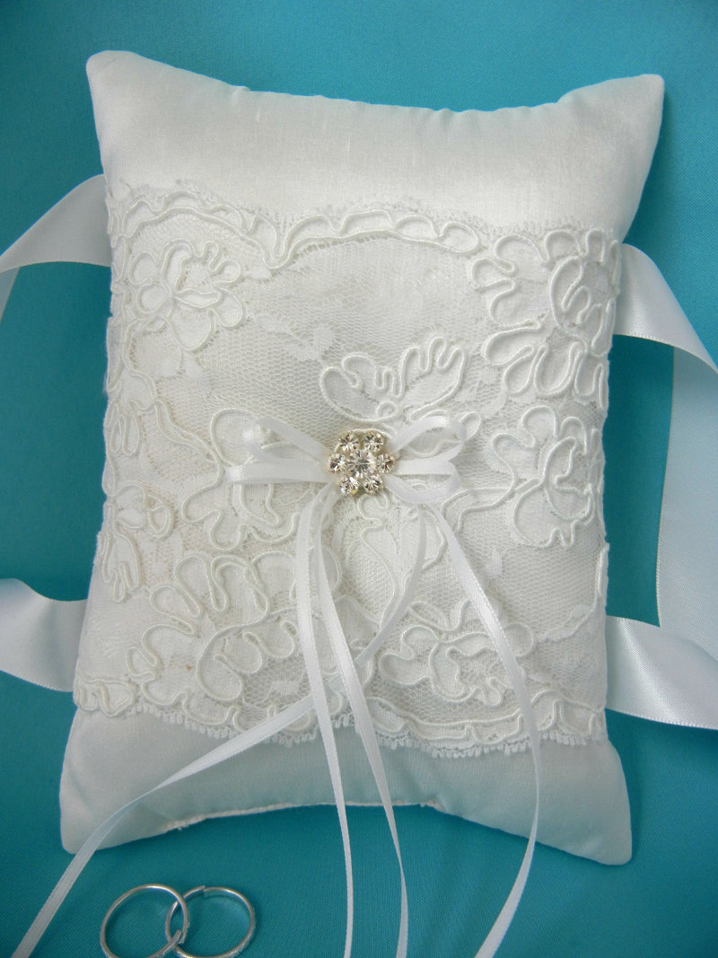 Silk & Lace Dog's Ring Pillow